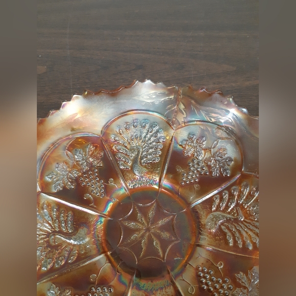 Vintage Peacock and Grapes Marigold Carnival Glass Ruffled Saw tooth bowl - Picture 2 of 6